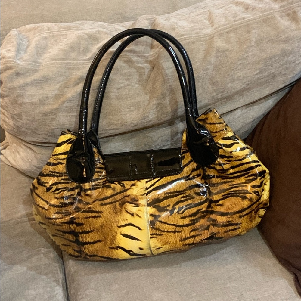 Vintage Charm And Luck Stylish Print HandBag - Picture 10 of 10